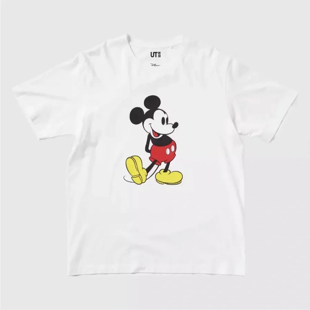 UNIQLO Mickey Stands Classic T-Shirt Size MEDIUM White 100% Cotton - Picture 1 of 3